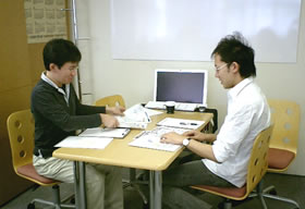 制作チーム打ち合わせの様子