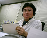 SkypeでWebデザインの打ち合わせ中